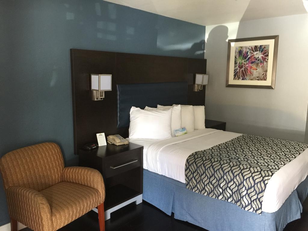 Days Inn By Wyndham Austin/University/Downtown Exterior foto